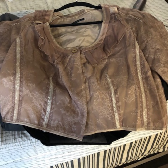 Elie Tahari silk and lace short blouse - Picture 5 of 6